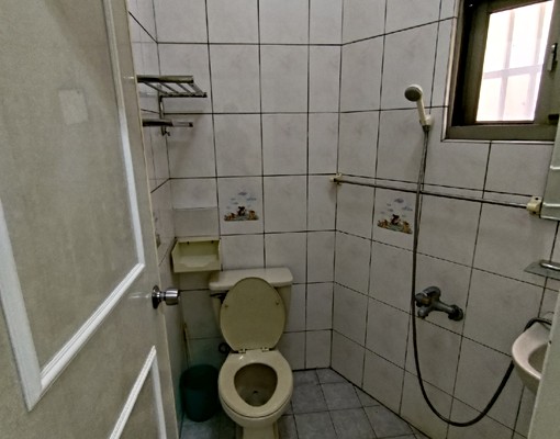 烏日溫馨木地板小套房,附室內機車停車位 - Image 2