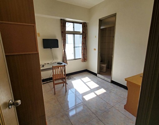 近火車站、成大,交通便利,包水電 - Image 2