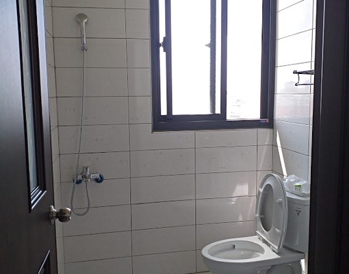 湖子內輕屋齡景觀樓中樓大四房+平移車位~空屋、有冷氣/採光佳 - Image 10