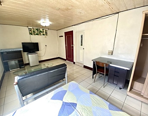 中原電梯漂亮網路大套房.有沙發.採光佳 - Image 5