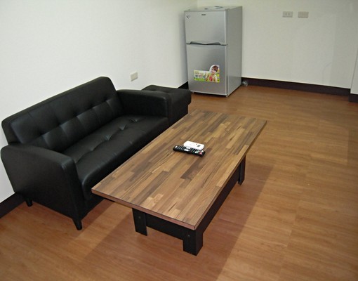 近中華路~邊間~漂亮1房1廳~獨立洗衣機 - Image 2