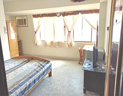 優質套房可租補採光好靜巷實木大床 - Image 5