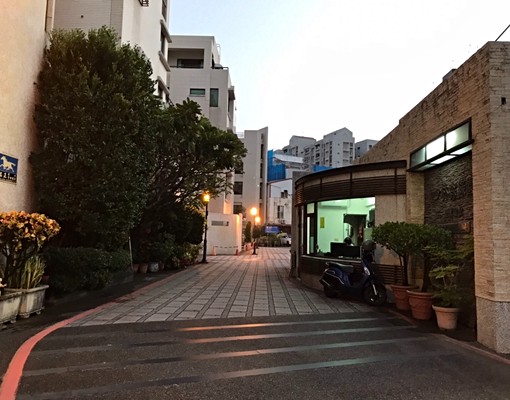 林森綠園-東區稀有釋出優質社區管理車墅(可租補報稅參考價) - Image 2