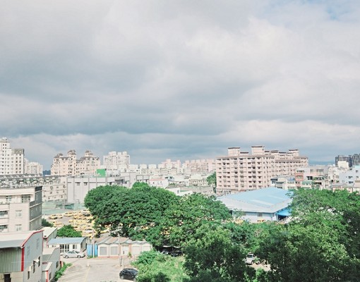 近健保局富台國小忠貞採光棒租金內含管理費 - Image 1