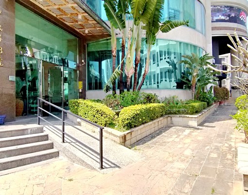 中成路1房1廳景觀新整理大套房-可租補 - Image 3