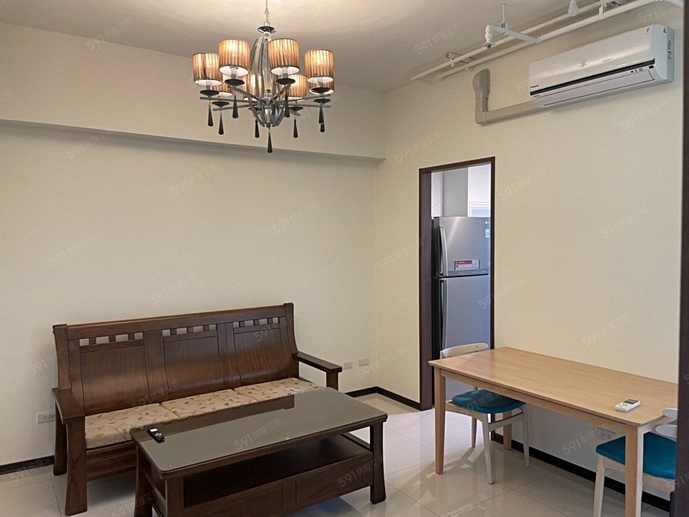 實木客廳椅、國際牌冷氣(燈飾及餐桌有更換,非照片上燈飾)