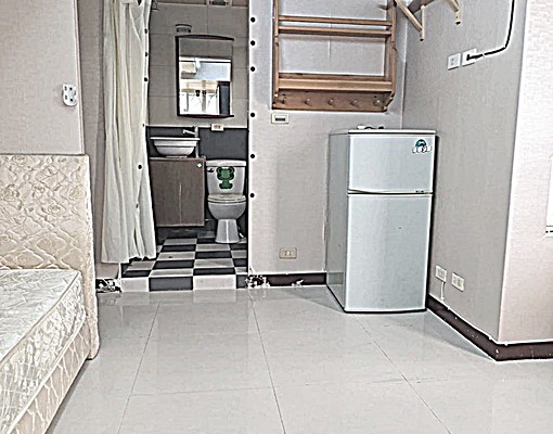 家樂福斜對面，電梯大樓，時尚美裝潢 - Image 5