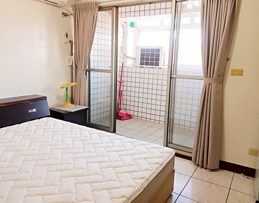 臨民生郵局/獨立明亮套房/有陽台/可租補 - Image 1