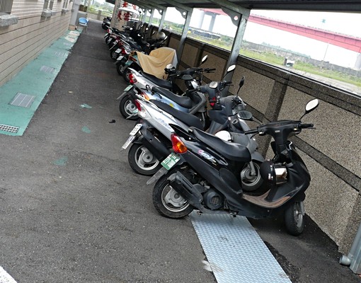 南科新苑_花園套房出租5分鐘新港社大橋 - Image 10