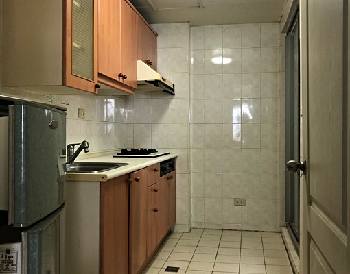 介壽路大潤發力霸3房平面車位 - Image 4