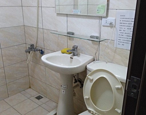 工業區一路上近東海二學區兩廁所(可外國人 - Image 9