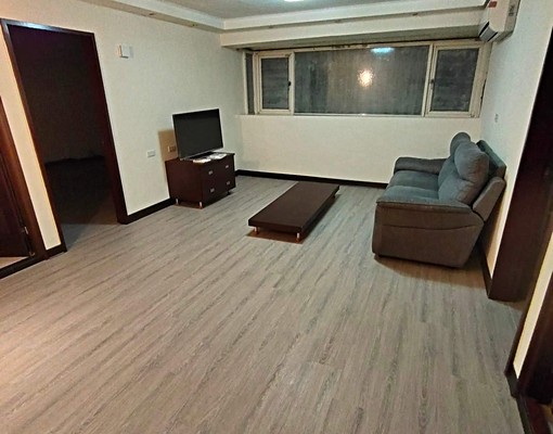電梯2房.新裝潢.地點佳.有收垃圾 - Image 1