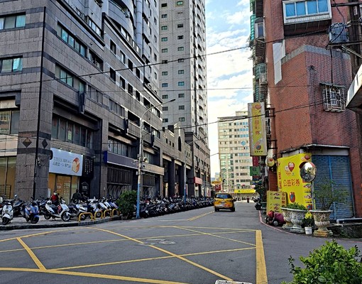 出租板橋重慶路全聯超市對面坡道停車位 - Image 2