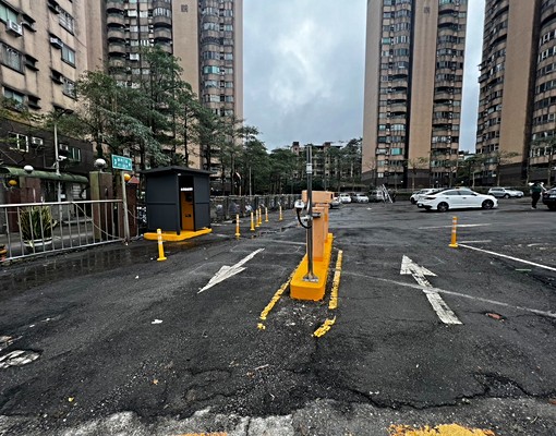 車位出租季繳7200元 - Image 1