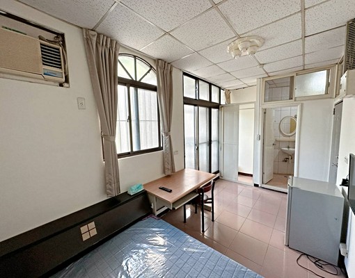 勤益中臺❤便宜電3元❤大陽台套房❤室內機車位 - Image 8