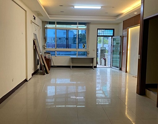 自治路店面住家兩相宜 - Image 1