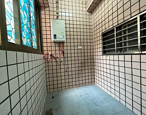 明道中學旁丨可租補丨三房平車丨2萬全含丨樓下迷克夏丨電梯直達 - Image 7