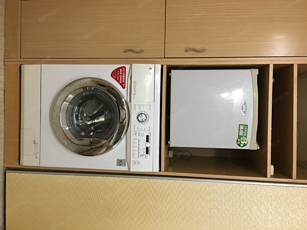 洗脫烘滾筒洗衣機和冰箱