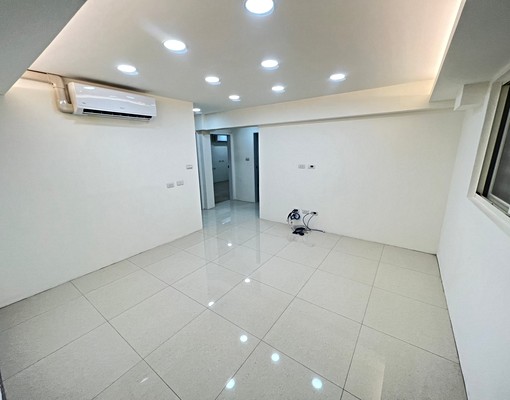 ✨可租補全新裝潢🐱可養貓❄️變頻冷氣💧包水網路第四台 - Image 1