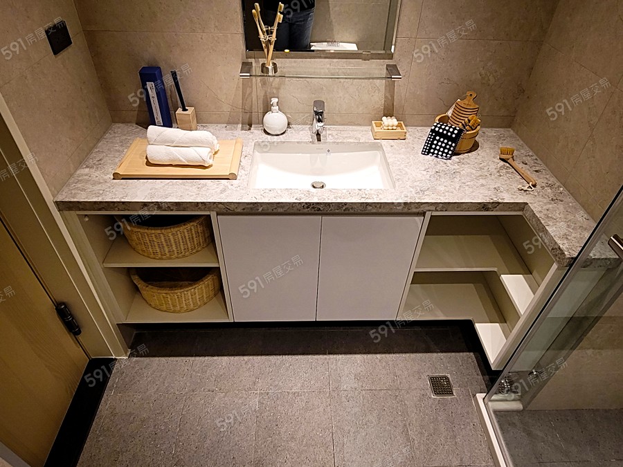 本格明水樣/實品屋