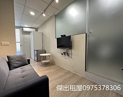 傑出租屋/八德稀有陽台獨洗,採光佳,可寵! - Image 3