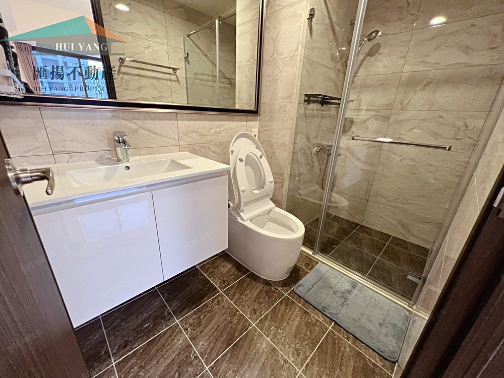 主臥衛浴設備~免治馬桶