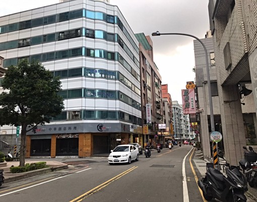 永慶老王~縣府全配美套房~獨立陽台洗衣機~服務費半價!! - Image 9