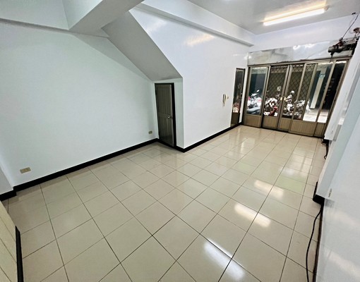 1房1廳。可租補。可工作室。天然瓦斯 - Image 2