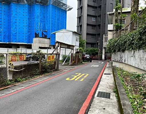 政大商區舒適停車空間 - Image 2