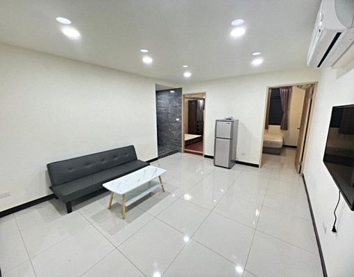 可補助寬敞兩房-低樓層-獨立陽台-家電齊全-台北橋站 - Image 1