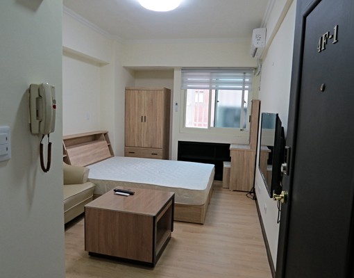 可租補@一中、中醫電梯雙人套房，台電台水、獨洗曬 - Image 1