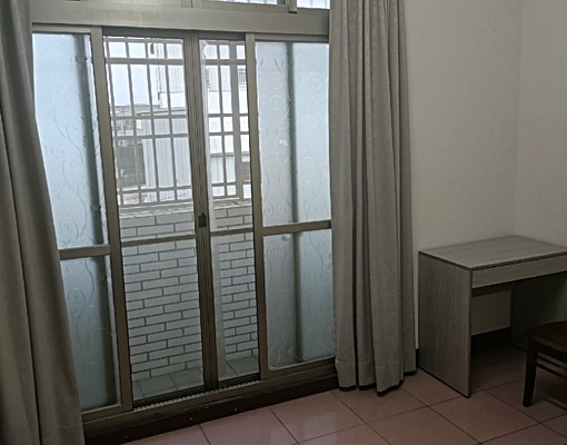 套房出租寬廣的空間一可開伙另計有陽台 - Image 5