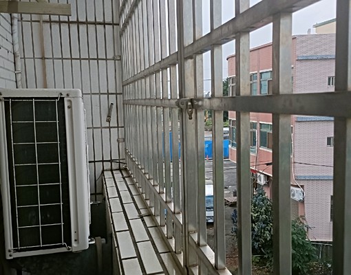 套房出租寬廣的空間一可開伙另計有陽台 - Image 7