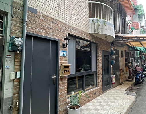 新裝潢豪華配備全套家具近忠貞市場美套房 - Image 1