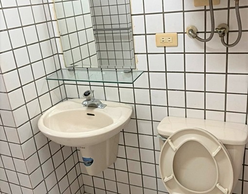 景安站走路1分鐘生活機能佳大對外窗 - Image 4