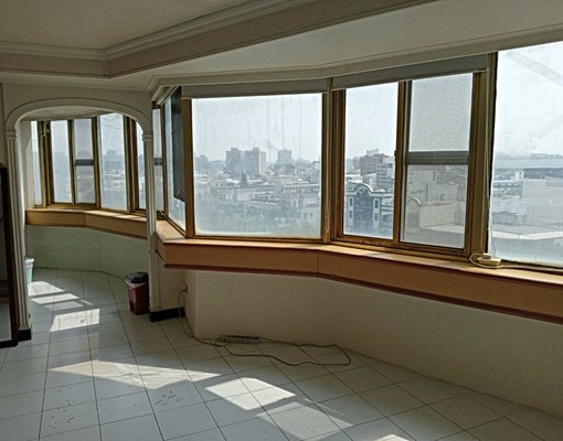 東門城圓環，頂樓公寓，視野寬廣。風水極佳 - Image 1