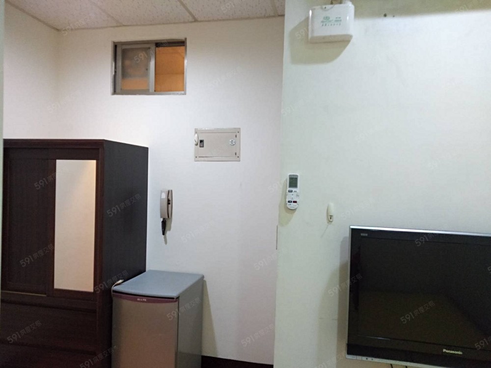 4樓402套房6坪租6500