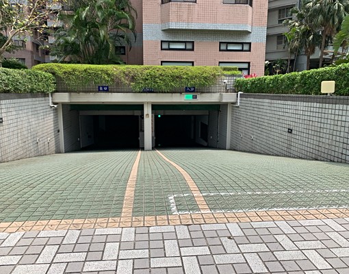 ❤信義雙星車位~坡道平面.雙車道❤ - Image 4