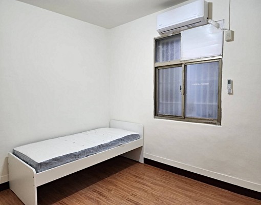 透天房屋、鄰近捷運、市場旁生活機能便利 - Image 1