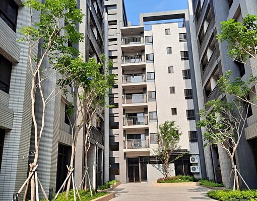 沙鹿兩房平車/免仲可租補 - Image 1