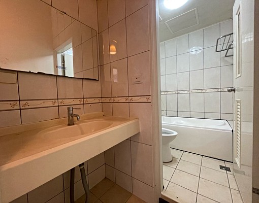 整棟透天現況出租門口停車家樂福 - Image 12