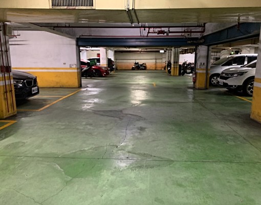 坡道平面地下室,休旅大車位非常好停 - Image 4