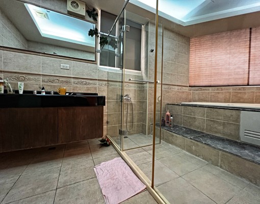 可報稅營業登記，獨棟別墅，附雙平面獨立車庫，寵物可談 - Image 4