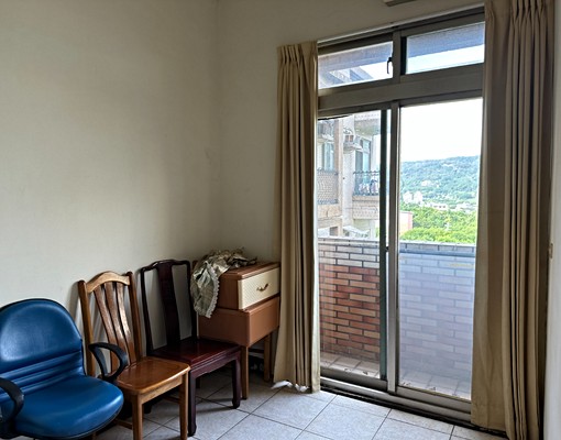 竹北高鐵東興路二段電梯透天住辦出租 - Image 3