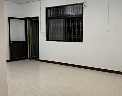 (代登廣告)✅屋主自租/秀朗捷運3分鐘/一樓四房住辦可 - Image 2