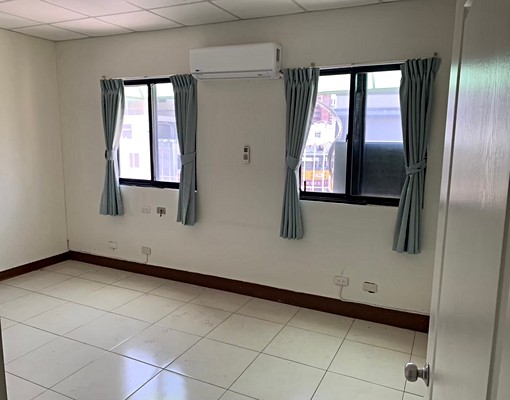 近駁二特區/輕軌/整層出租現有優惠 - Image 1