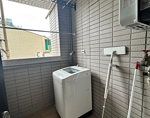 青埔國中正對面，網美風格全配二房車 - Image 8