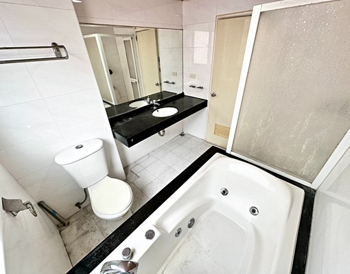 ★門前汽車位★家具全配★高級別墅★ - Image 13