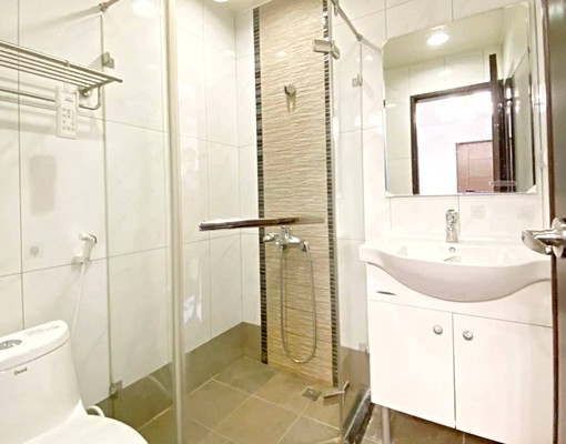 愛河電梯大樓2+1房1衛1陽台全新寢具 - Image 2