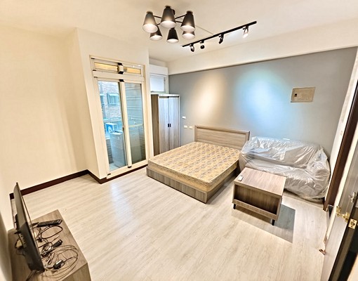 小許🏀長榮醫院對面✨漂亮裝潢✨獨立陽台✨可租補超划算!! - Image 1